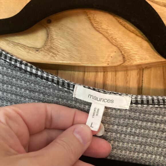 Maurices Top V Neck Wrap Style Sleeveless Women's Large - Picture 5 of 6